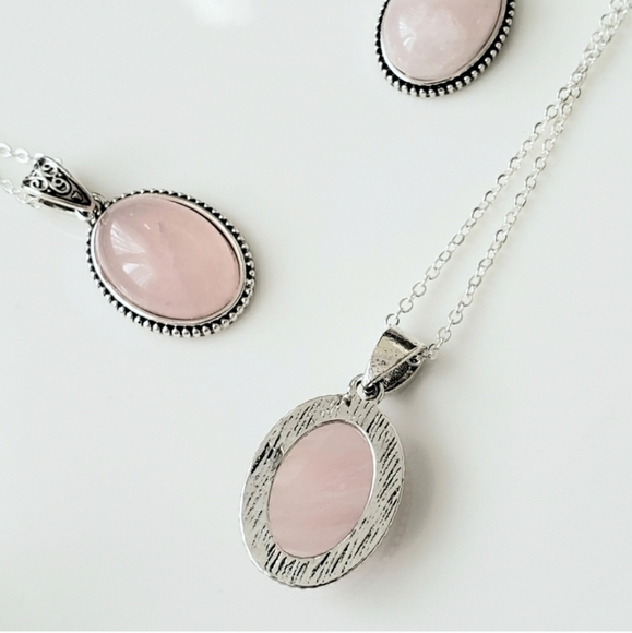 NWOT Natural rose quartz pendant necklace - Picture 3 of 5
